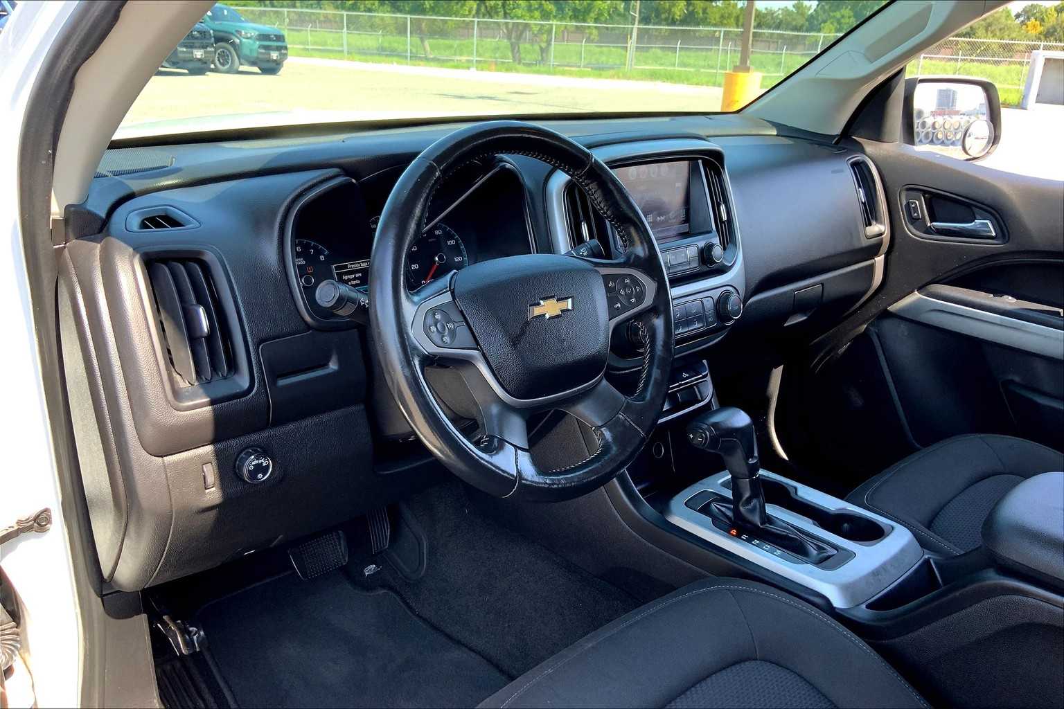 2016 Chevrolet Colorado LT photo 16