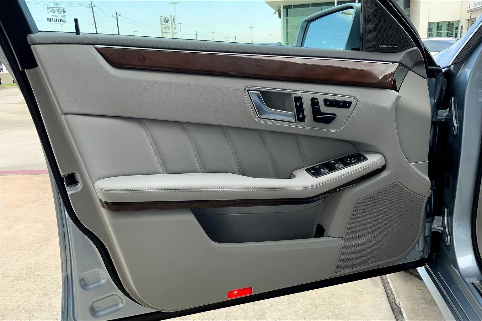 2013 Mercedes Benz E 350 photo 18