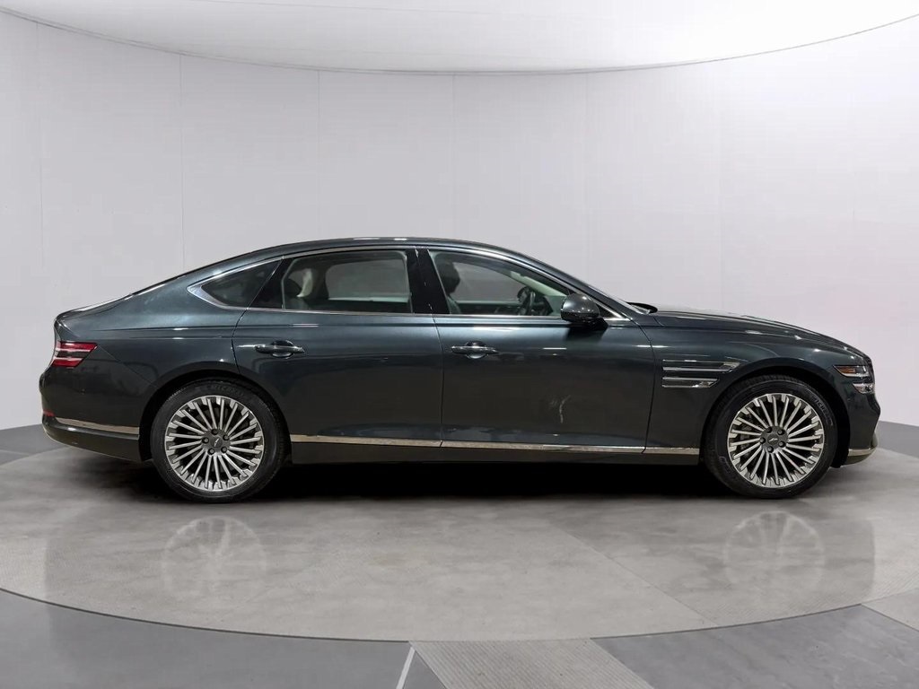 2023 Genesis GV80 photo 2