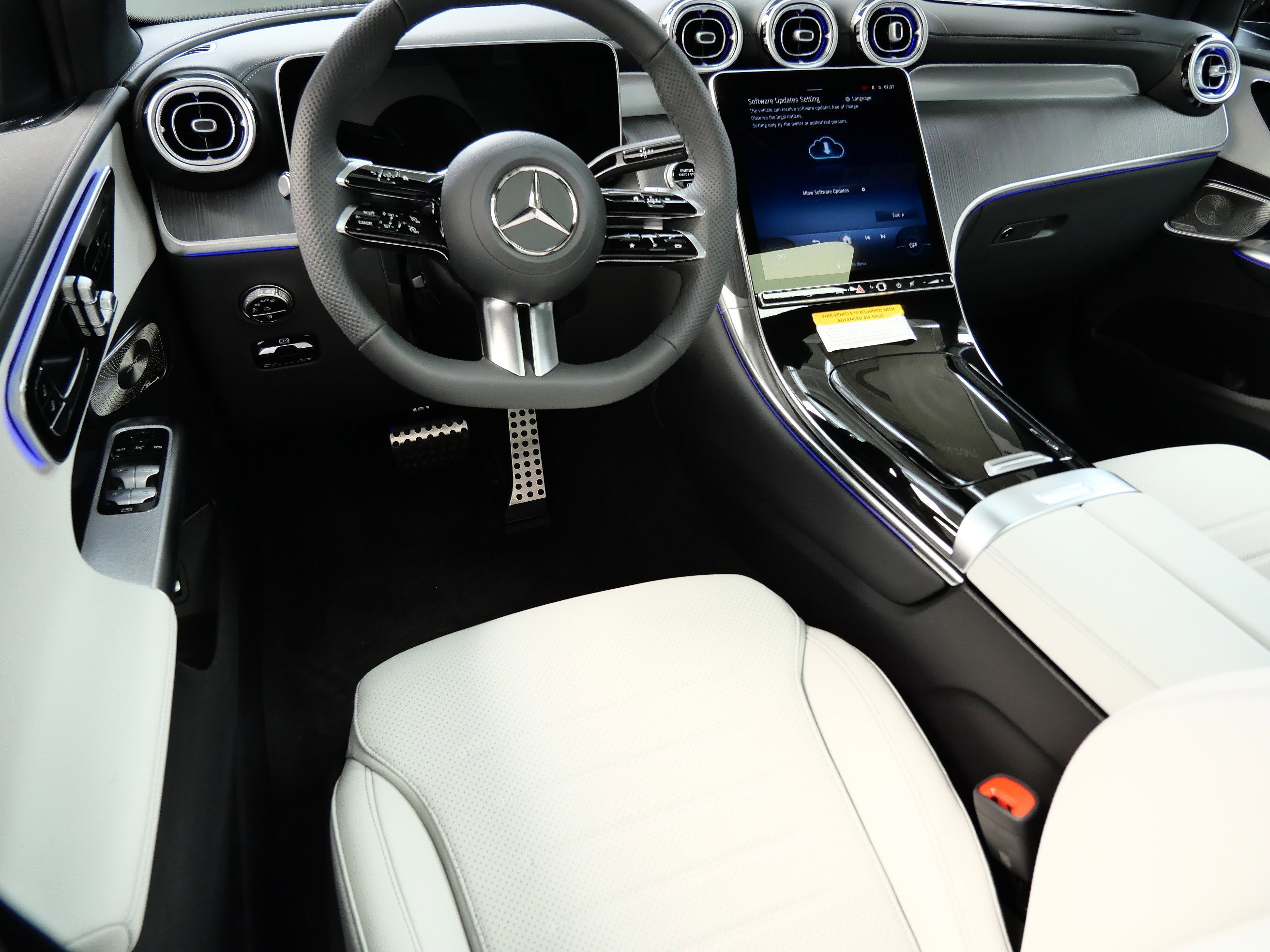 2026 Mercedes Benz GLC 300 4MATIC photo 2