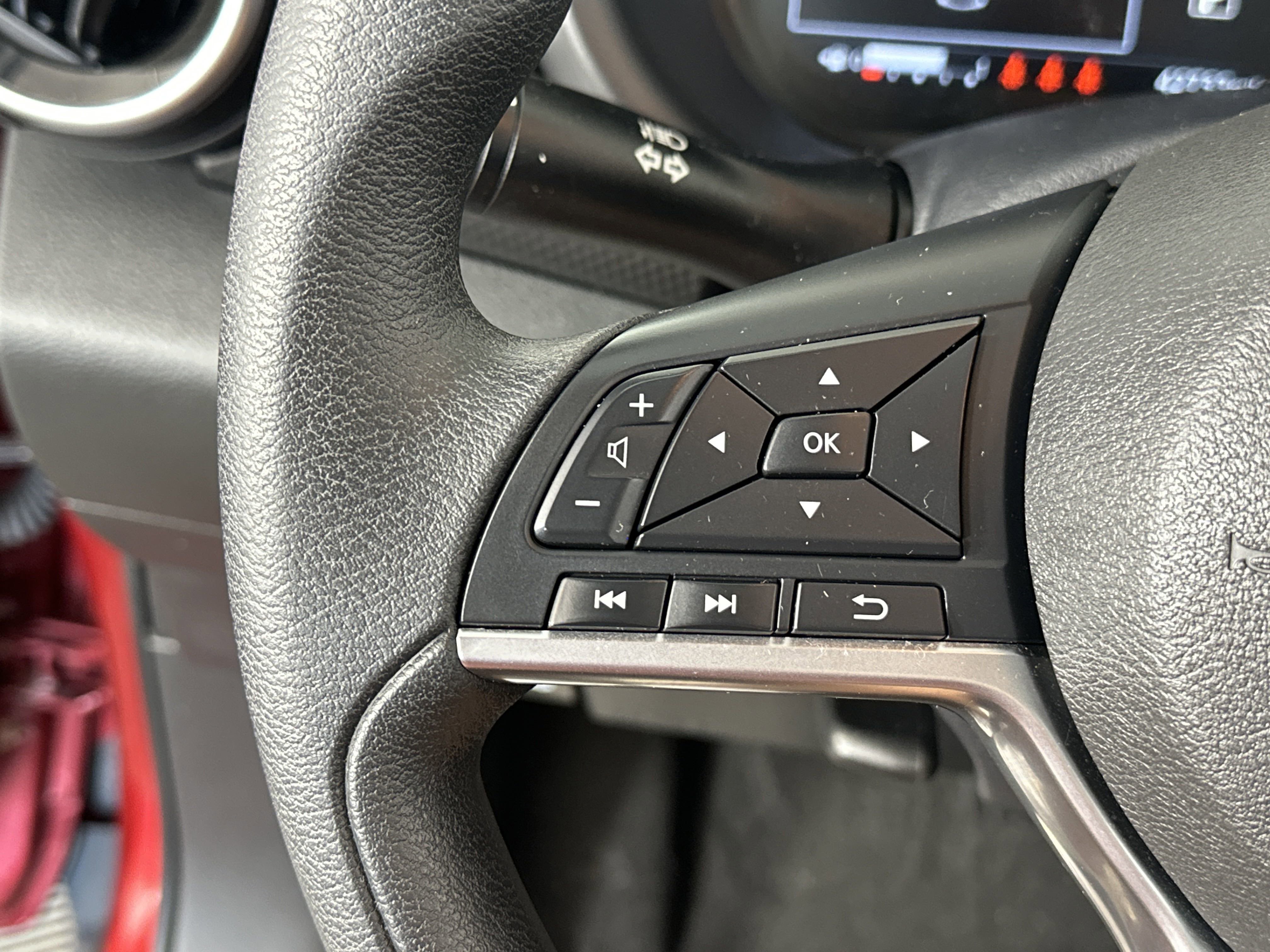 2023 Nissan Kicks SV photo 13