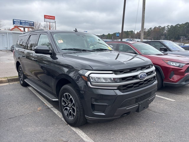 2023 Ford Expedition XLT's photo
