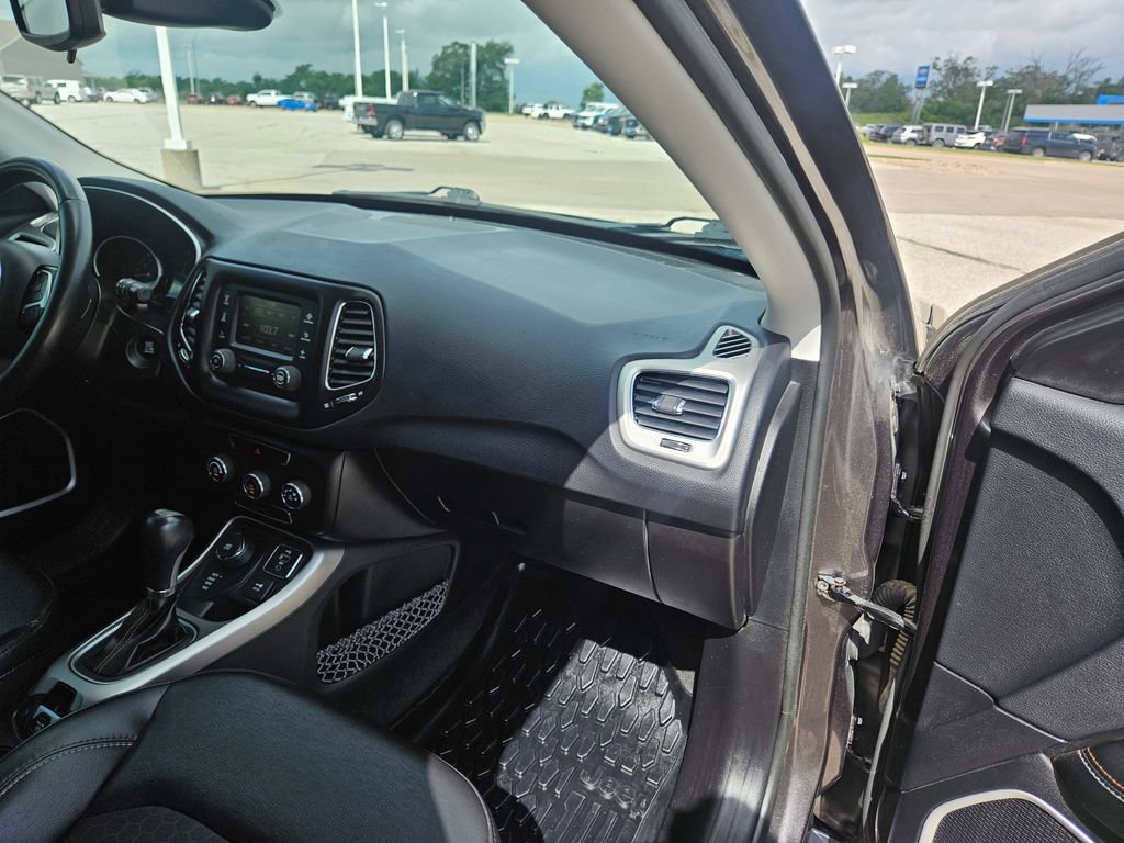 2018 Jeep Compass Latitude photo 26