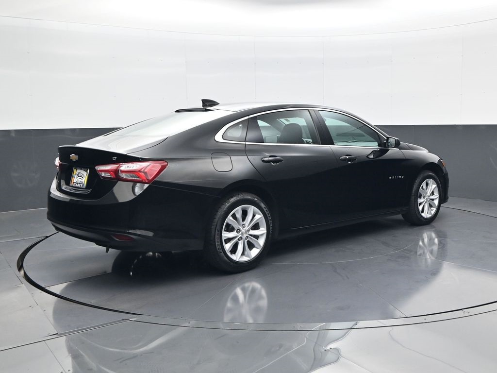 2022 Chevrolet Malibu 1LT photo 3