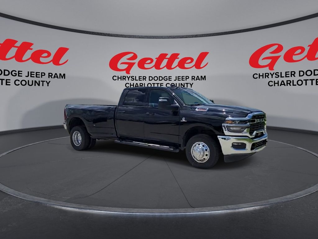 2025 Ram 3500 Tradesman photo 2