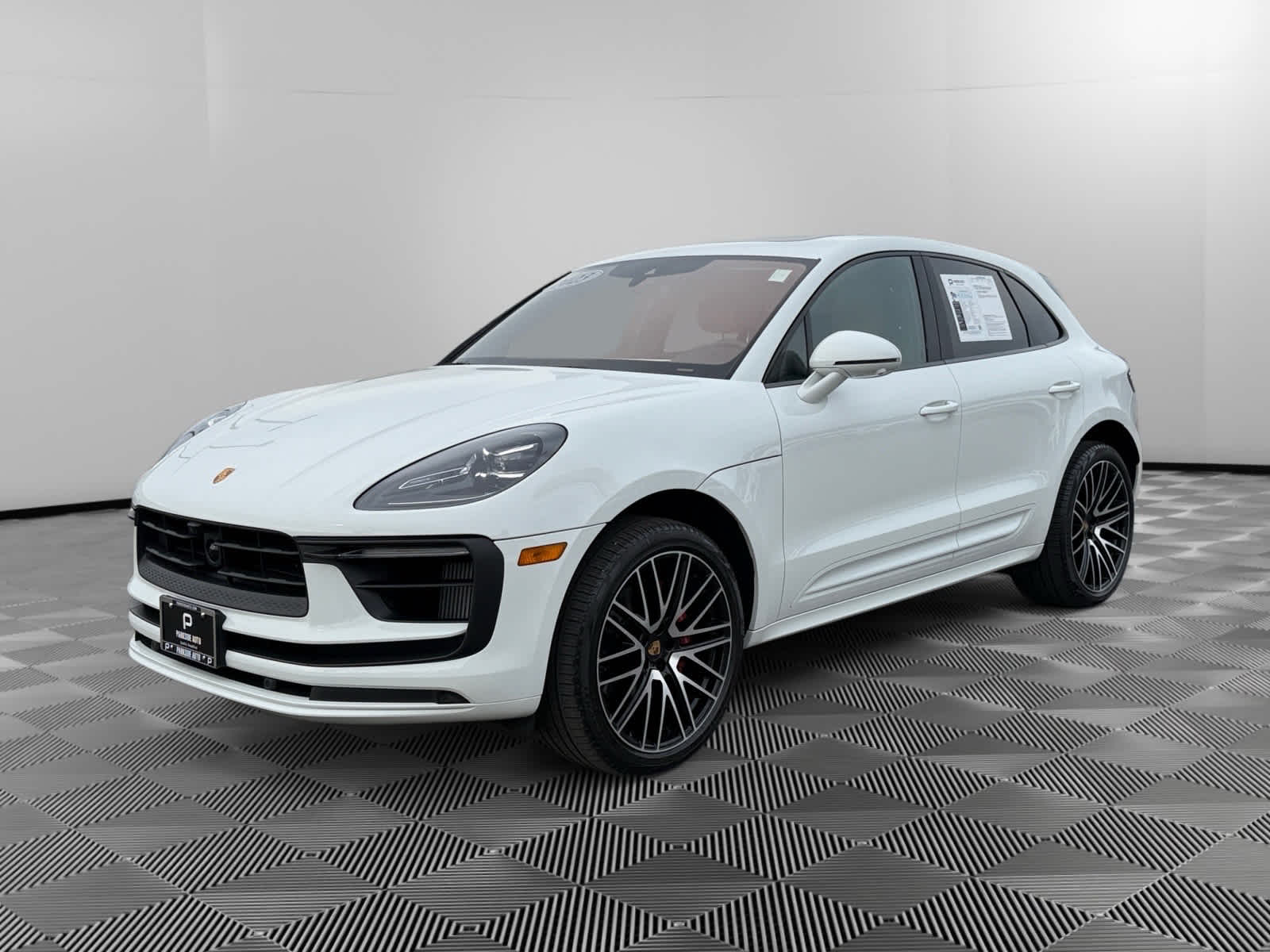 2023 Porsche Macan S's photo