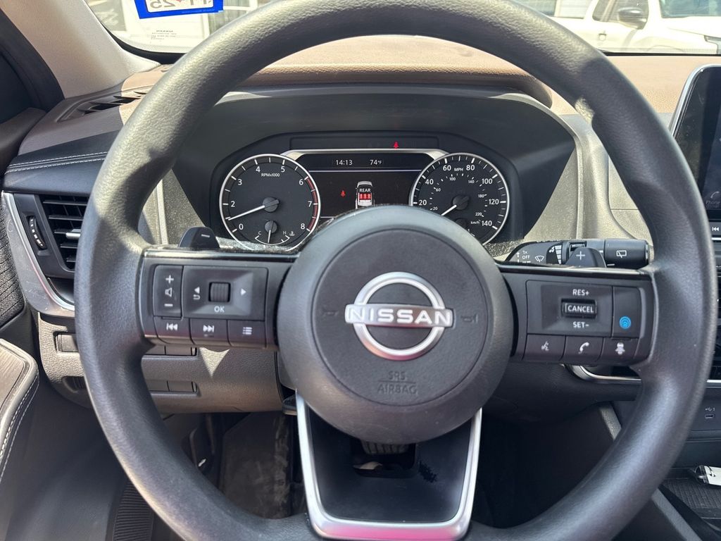 2023 Nissan Rogue SV photo 23