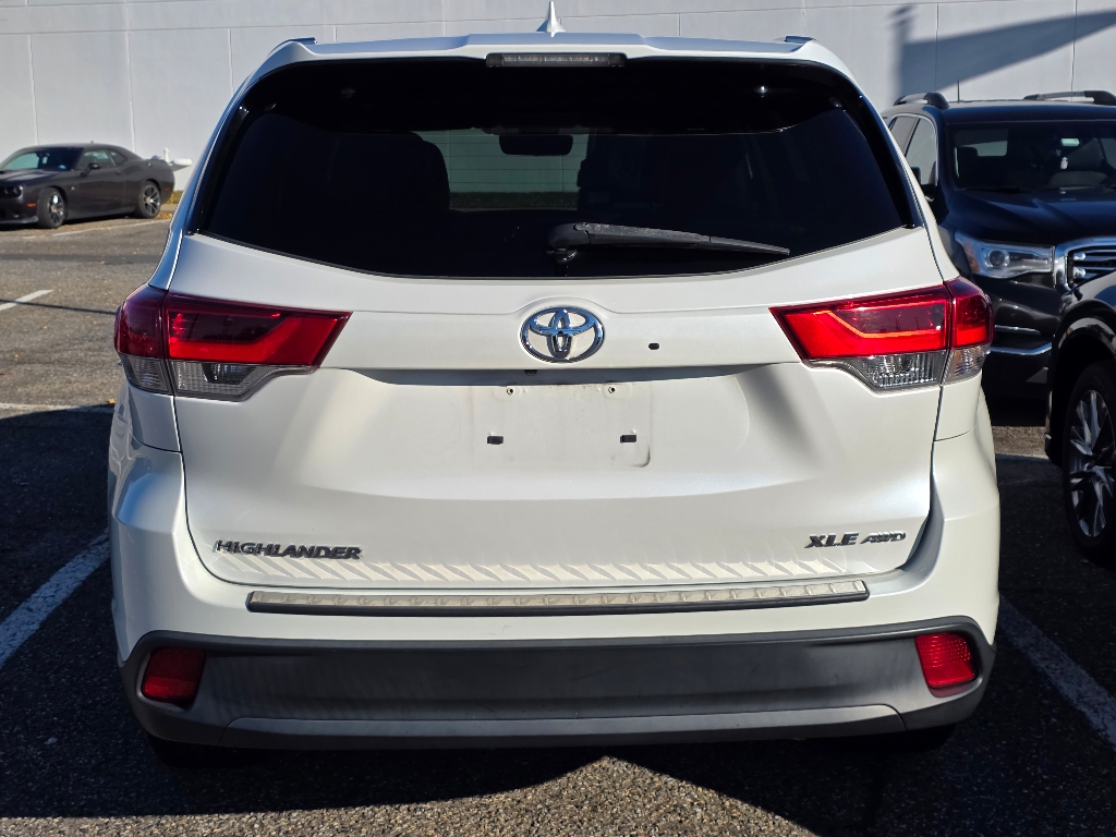 2017 Toyota Highlander XLE photo 4