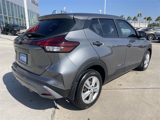 2023 Nissan Kicks S photo 3