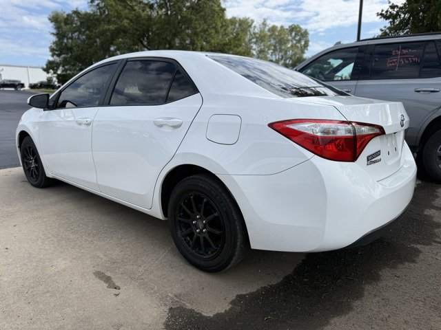 2016 Toyota Corolla L photo 2
