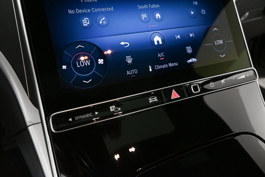 2025 Mercedes Benz C 300 photo 12