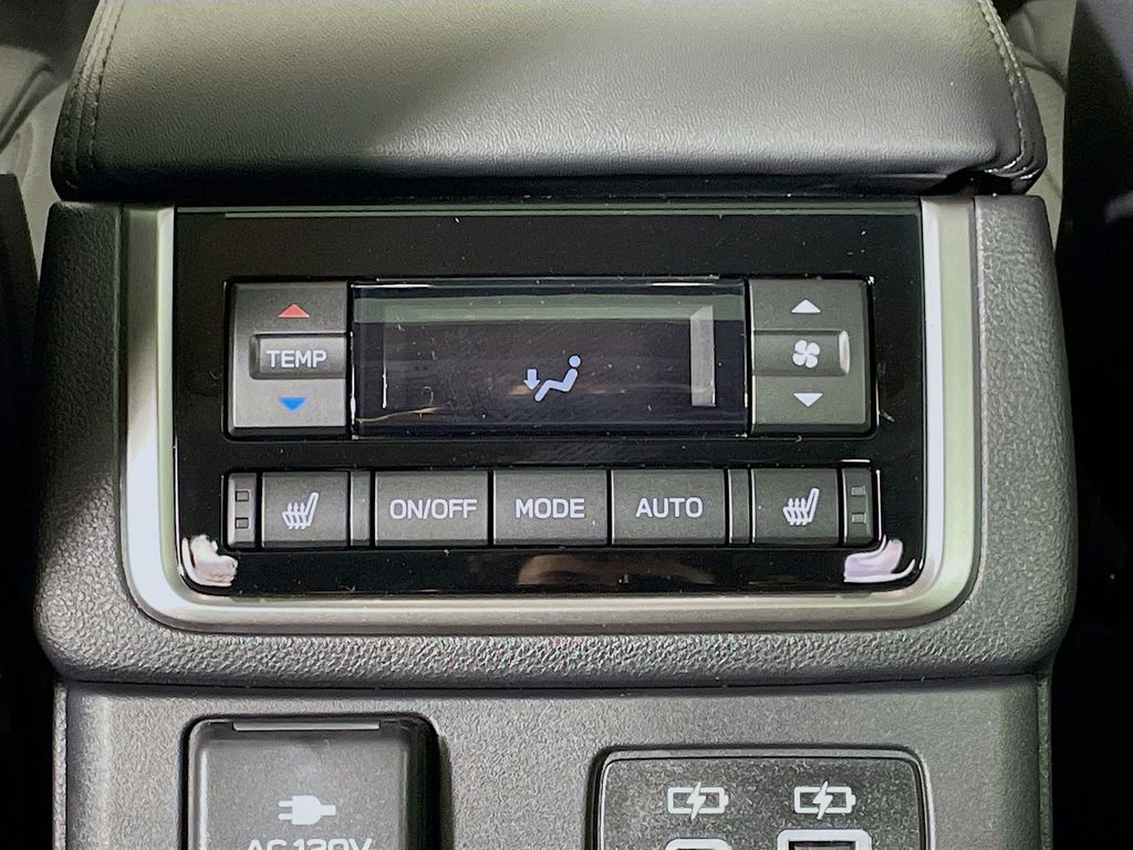 2025 Subaru Ascent Onyx Edition Touring photo 26
