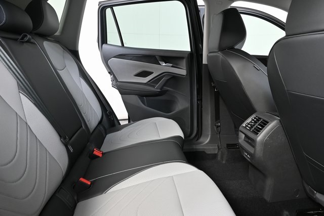2025 Volkswagen Tiguan SE photo 19