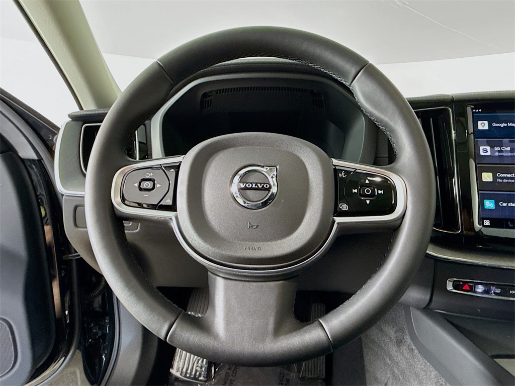 2025 Volvo XC60 Hybrid T8 photo 11