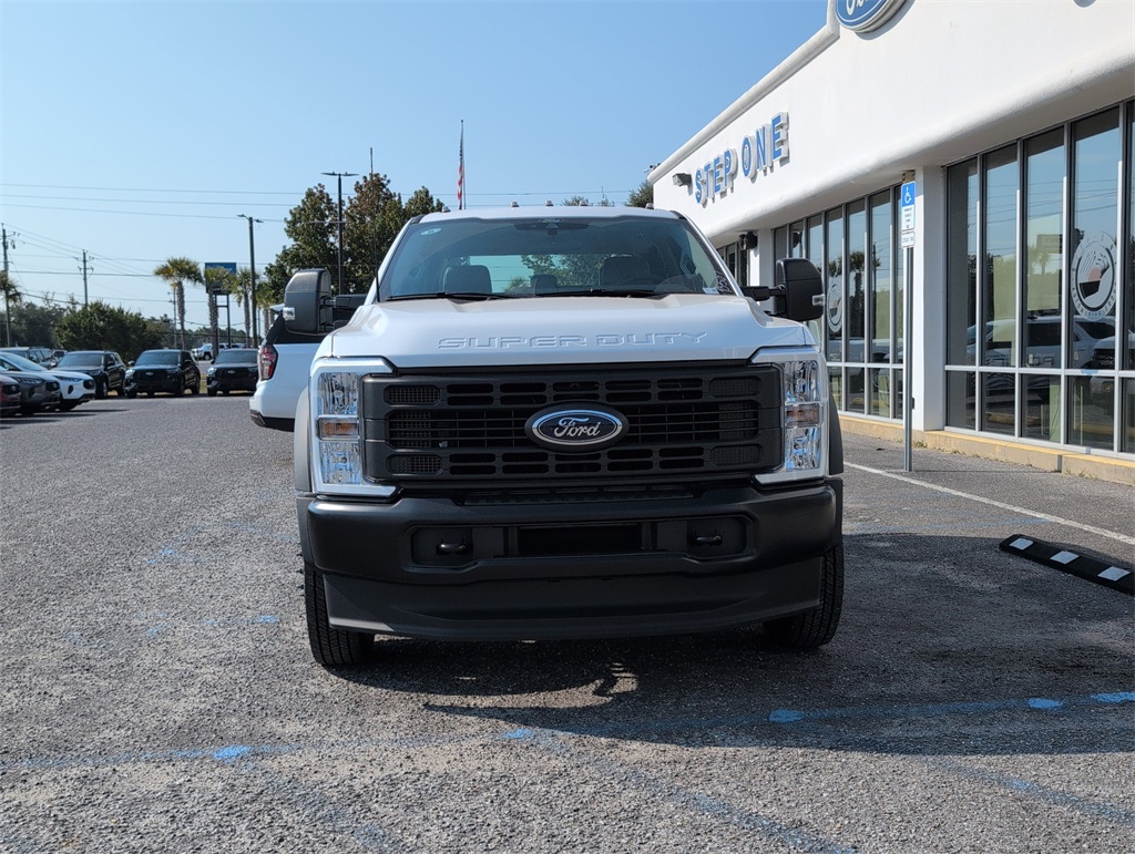 2026 Ford F-550 photo 3