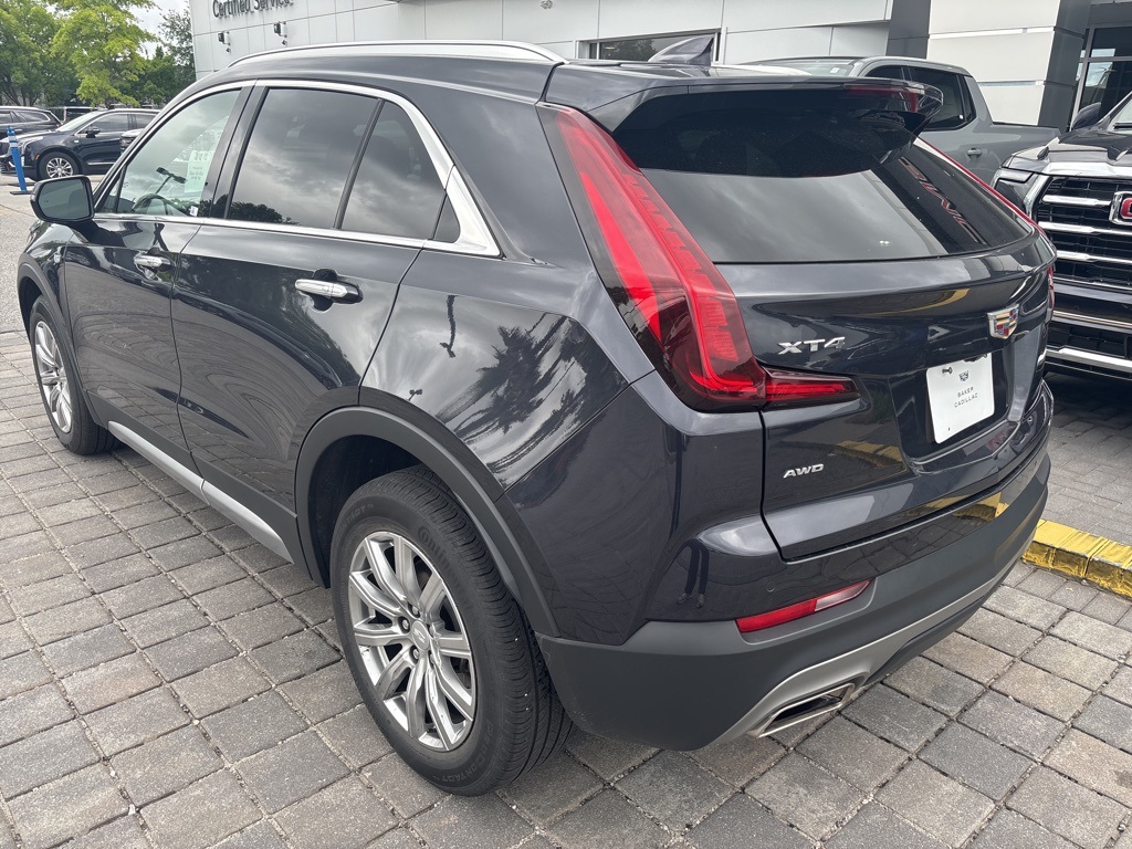 2023 Cadillac XT4 Premium Luxury photo 3