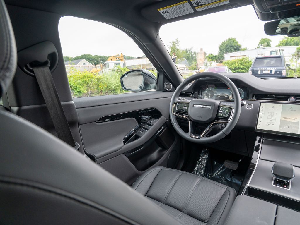 2026 Land Rover Range Rover Evoque S photo 17