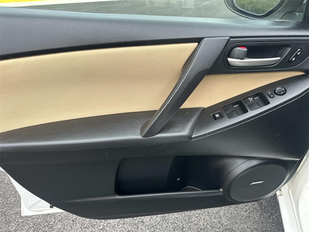 2012 Mazda Mazda3 Touring photo 25