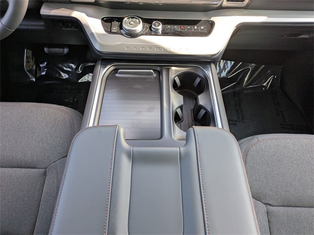 2025 Ford Expedition MAX photo 18