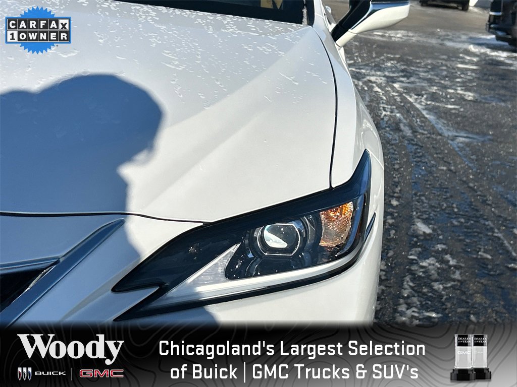 2025 LEXUS ES - Image 9