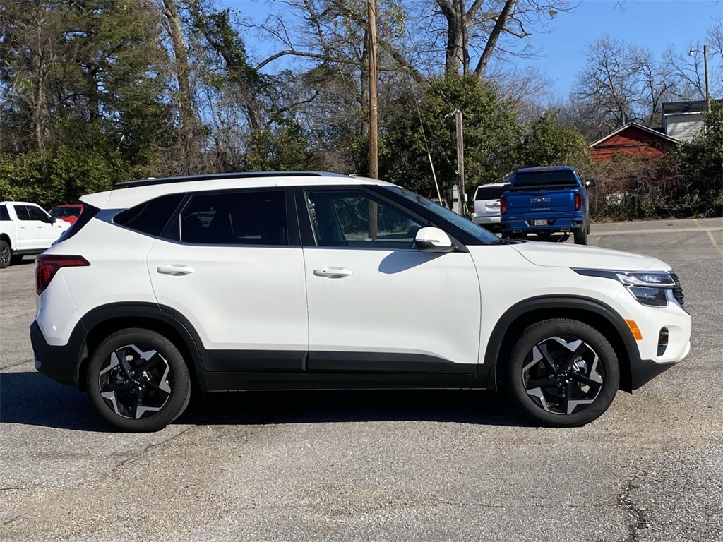 2025 Kia Seltos EX photo 2