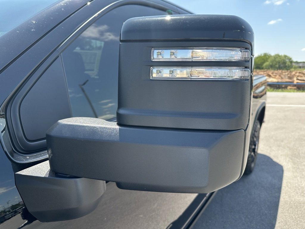 2025 Chevrolet Silverado 2500HD High Country photo 9