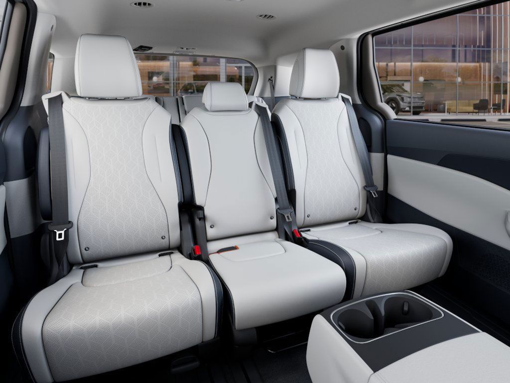 2025 Kia Carnival EX photo 16