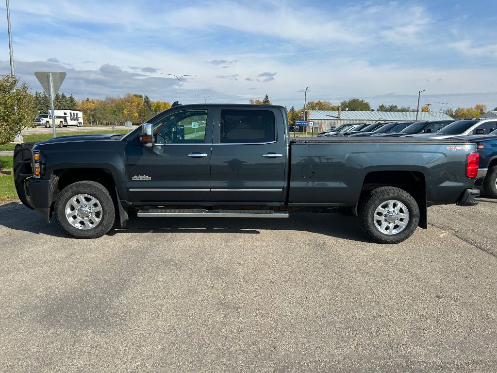 2019 Chevrolet Silverado 3500HD High Country photo 4