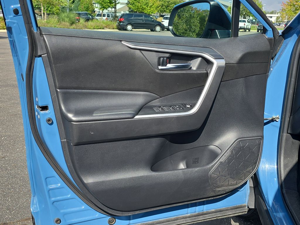 2022 Toyota RAV4 Hybrid SE photo 26