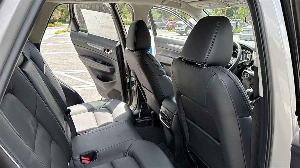 2025 Mazda CX-5 2.5 Select photo 33