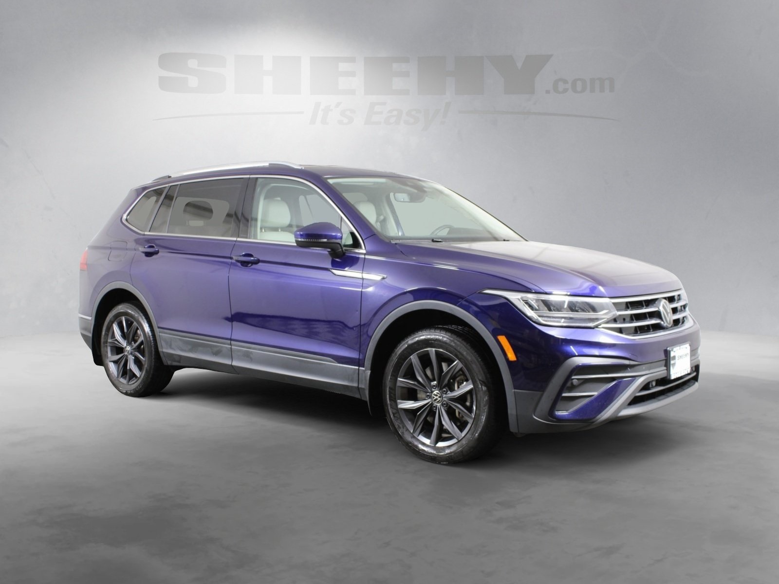 2023 Volkswagen Tiguan SE photo 2