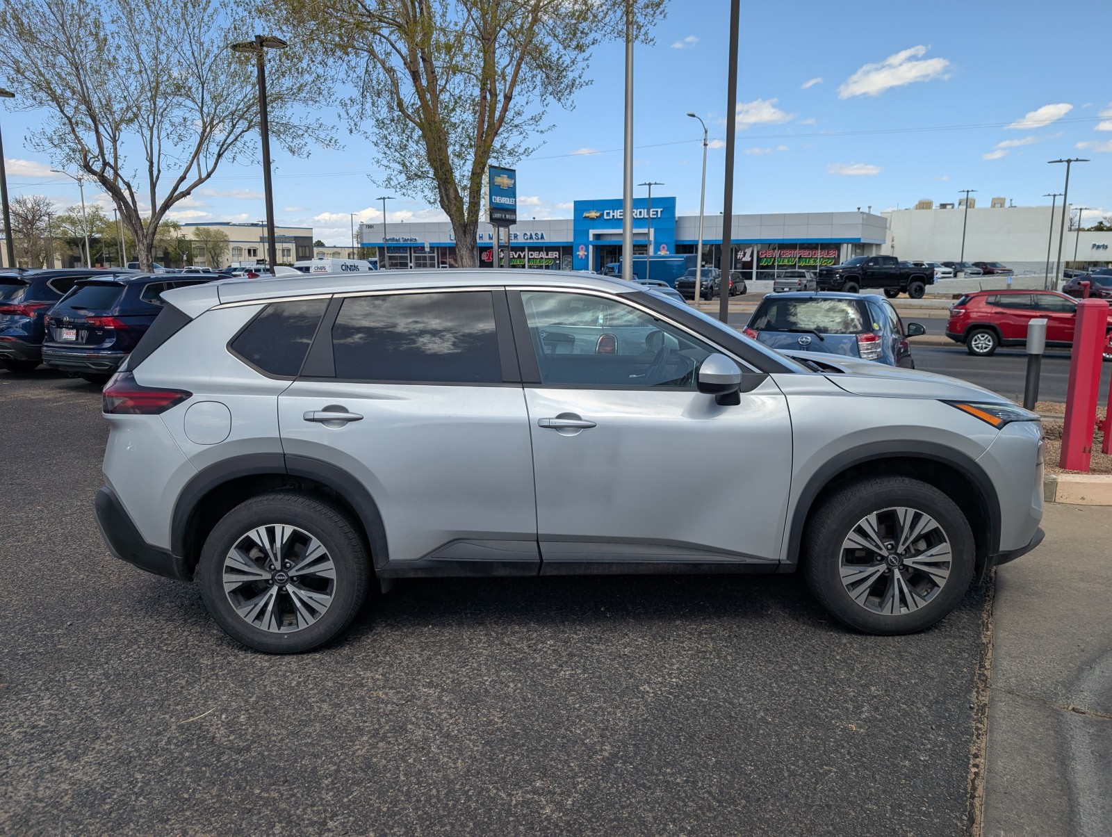 Used 2023 SILVER Nissan SV image 4