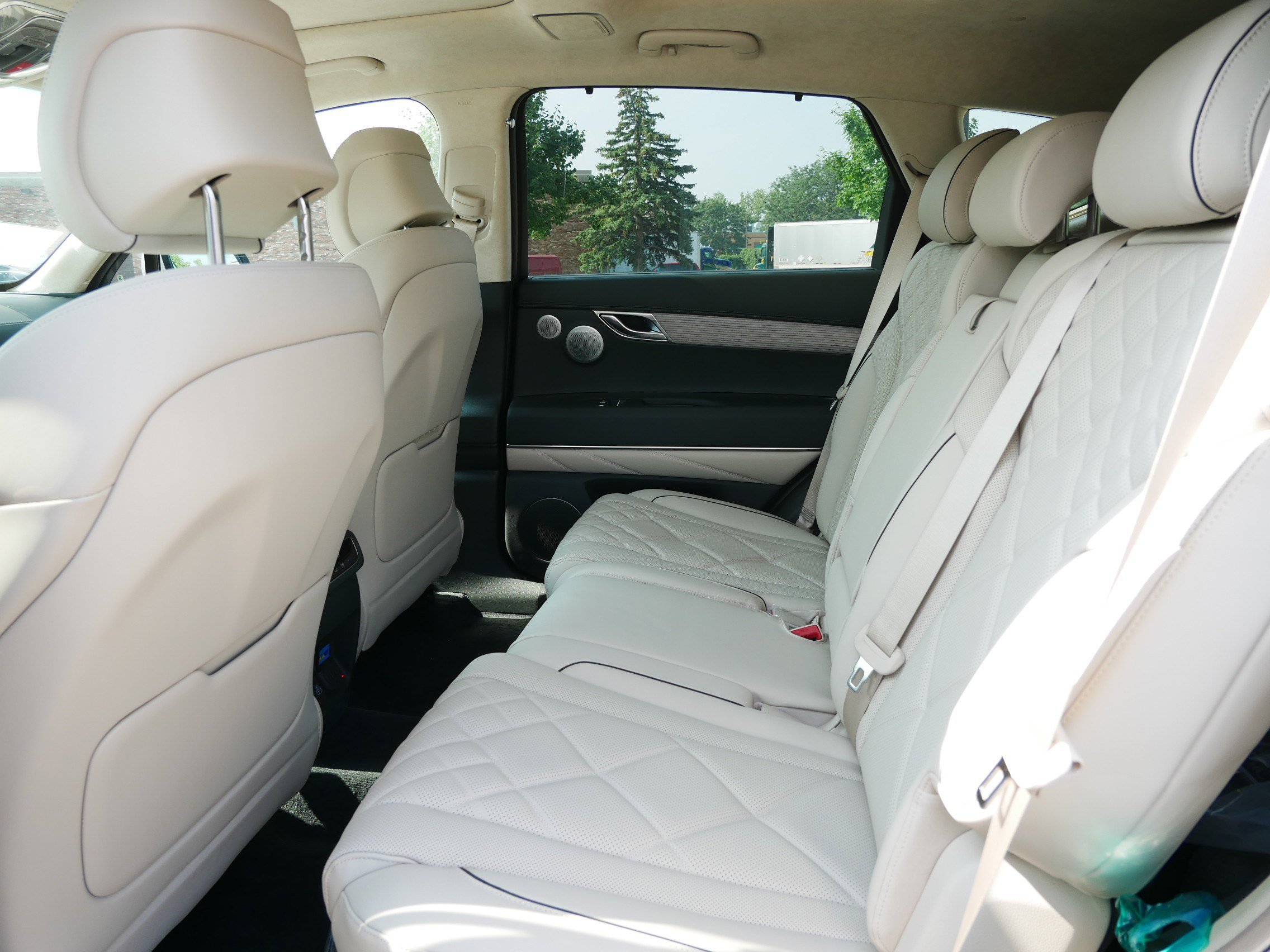 2025 Genesis GV80 Prestige AWD photo 5