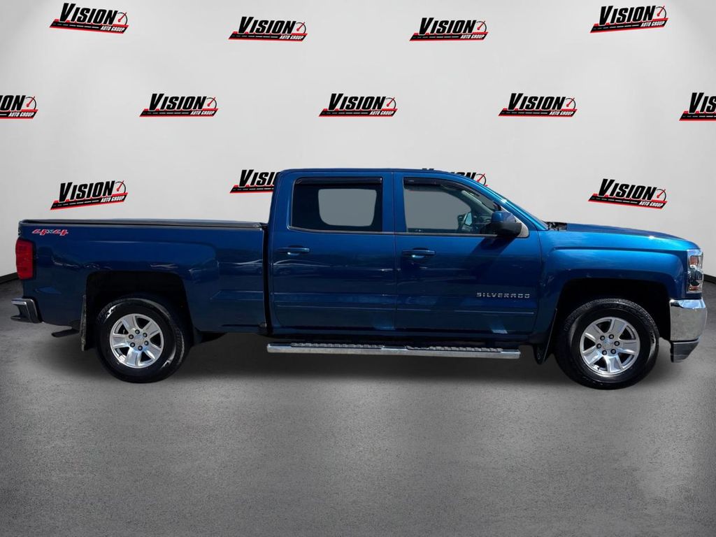 2017 Chevrolet Silverado 1500 LT photo 4