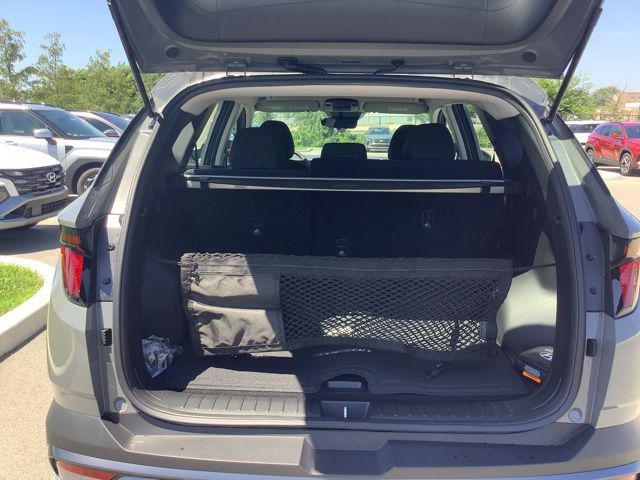 2025 Hyundai Tucson SE photo 10