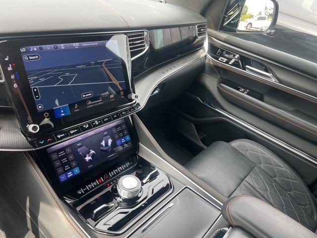 2024 Jeep Grand Wagoneer III photo 6