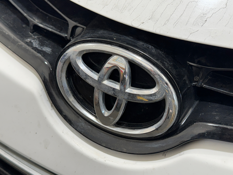 2016 Toyota Corolla L photo 3
