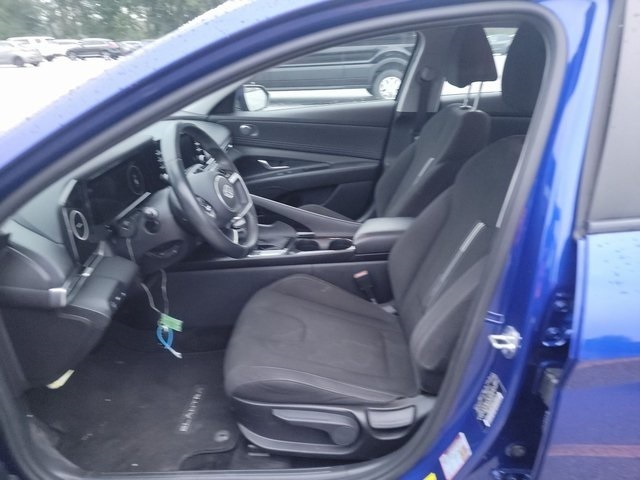 2022 Hyundai Elantra SEL Convenience photo 7