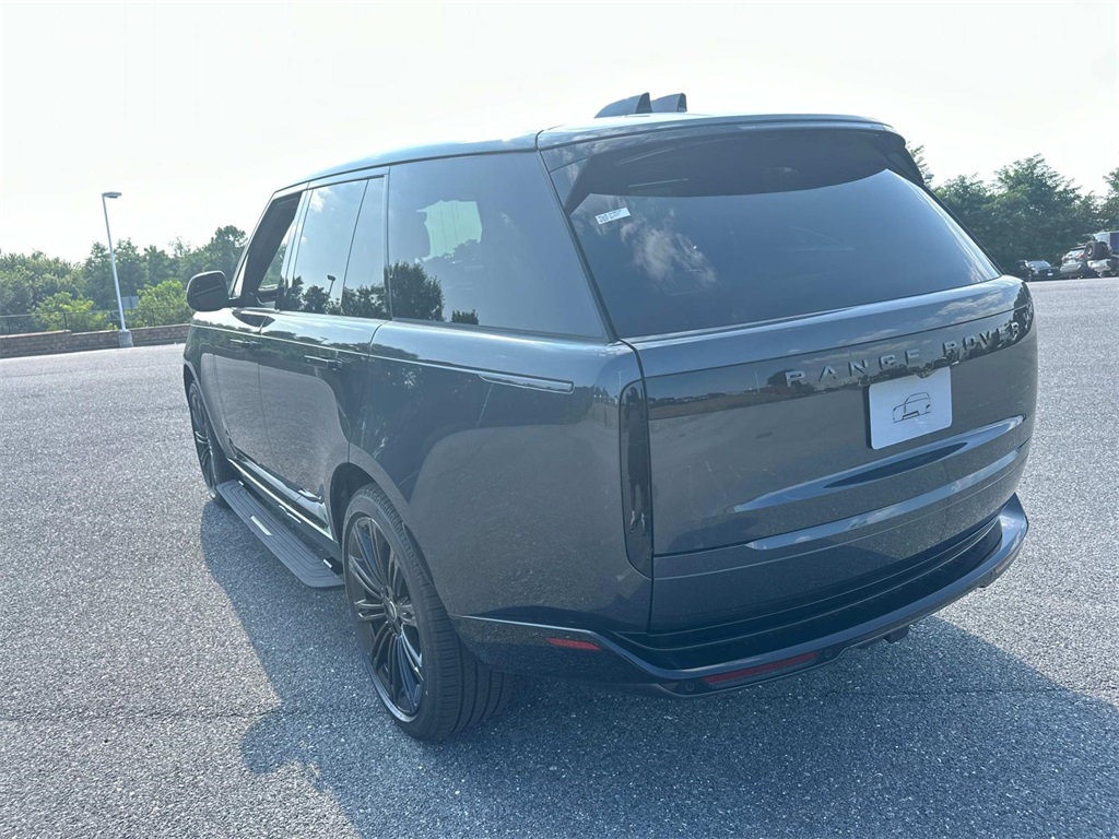 2025 Land Rover Range Rover SE photo 16