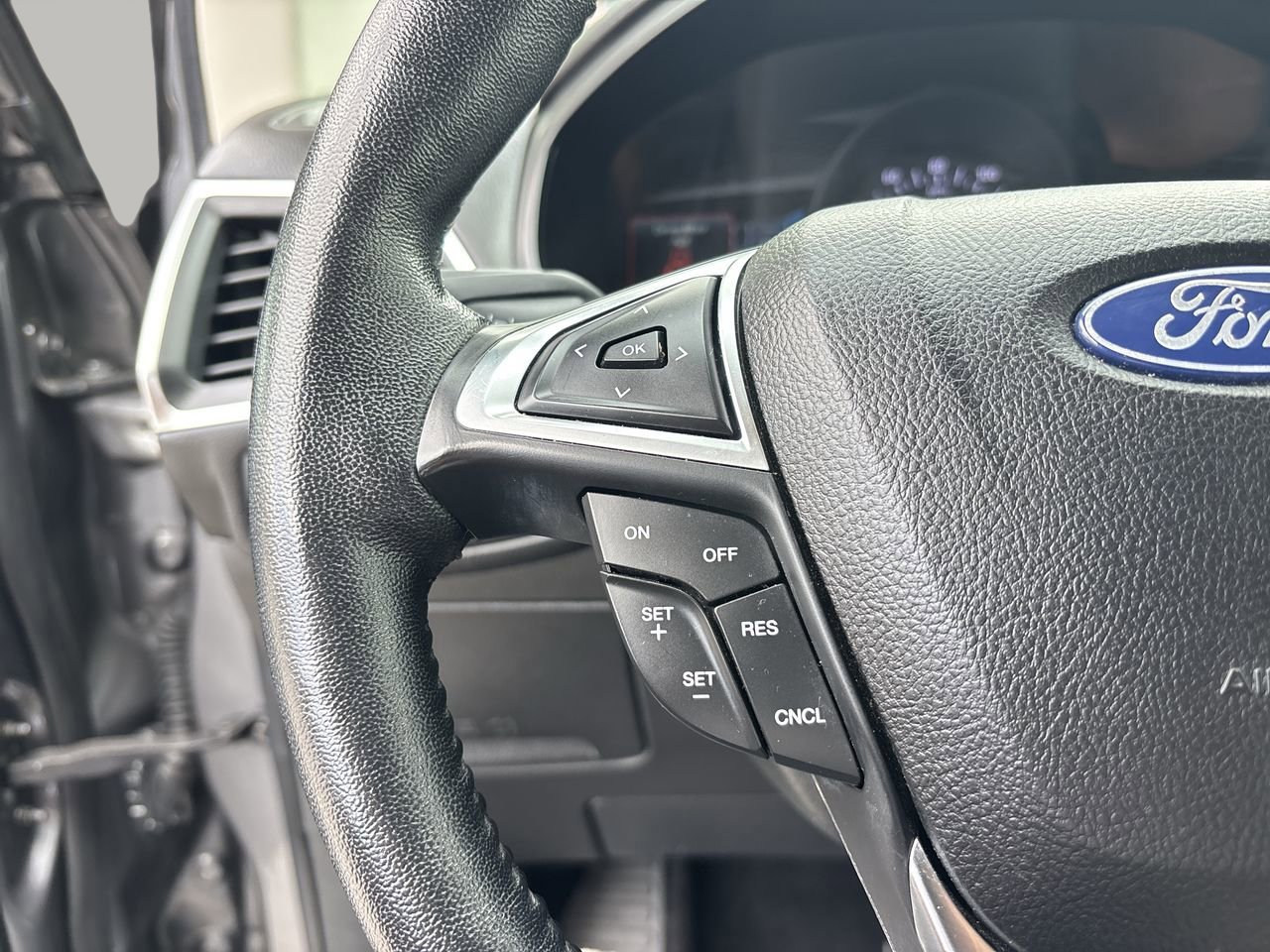 2022 Ford Edge Titanium photo 19