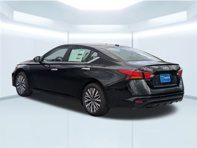 2025 Nissan Altima 2.5 SV photo 2
