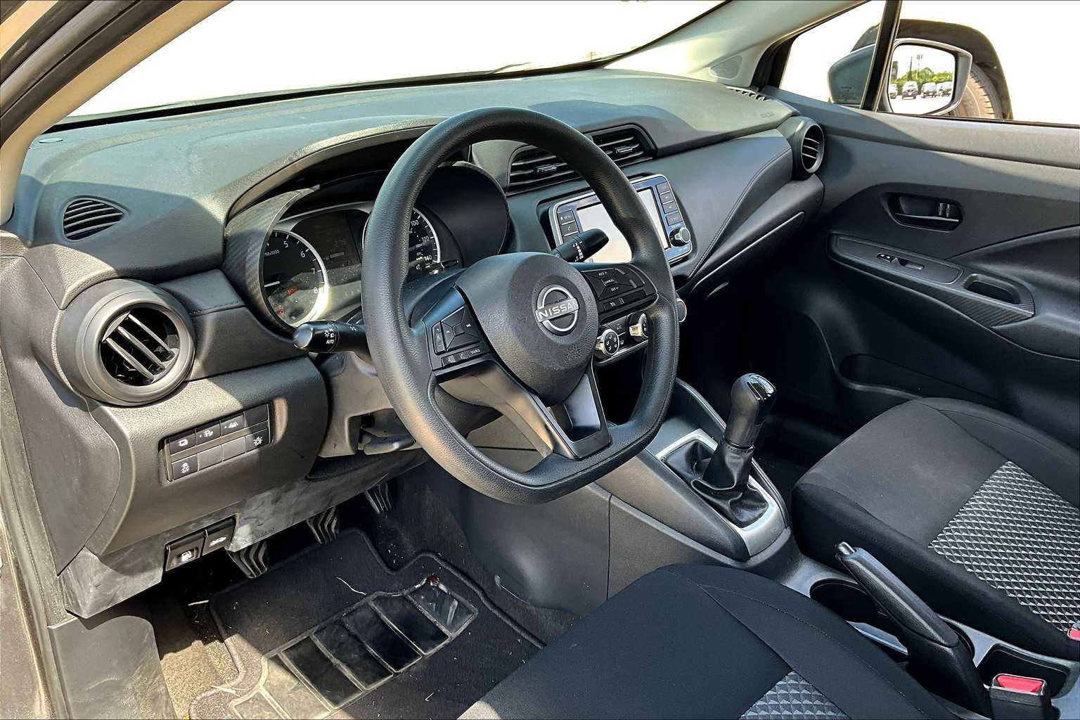 2023 Nissan Versa S photo 15