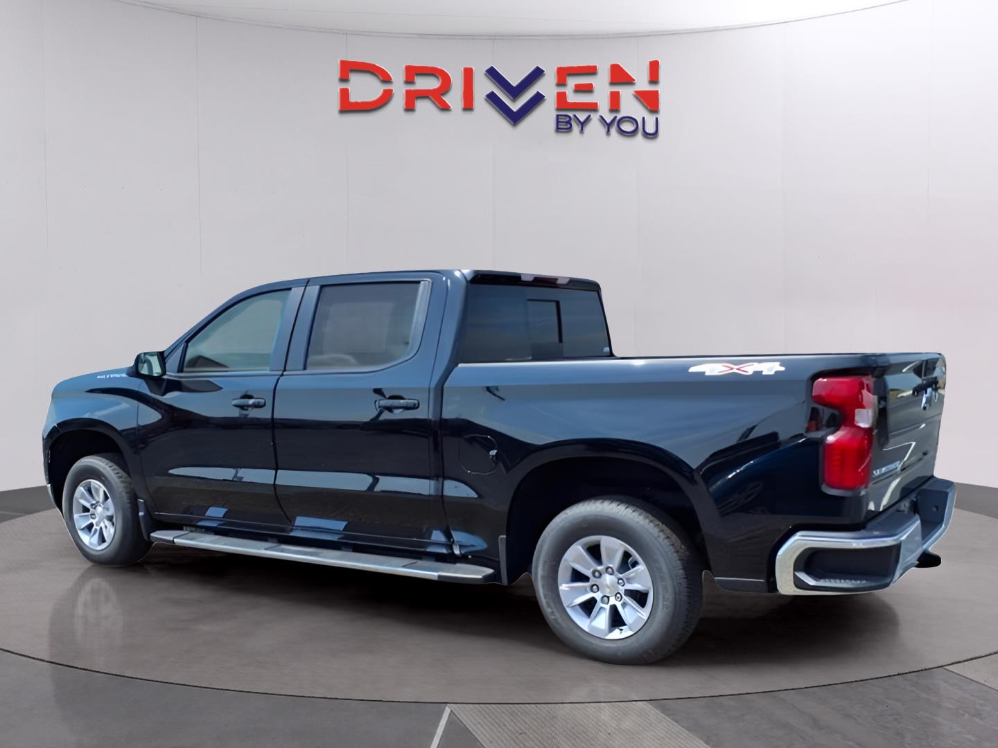 2025 Chevrolet Silverado 1500 LT photo 3