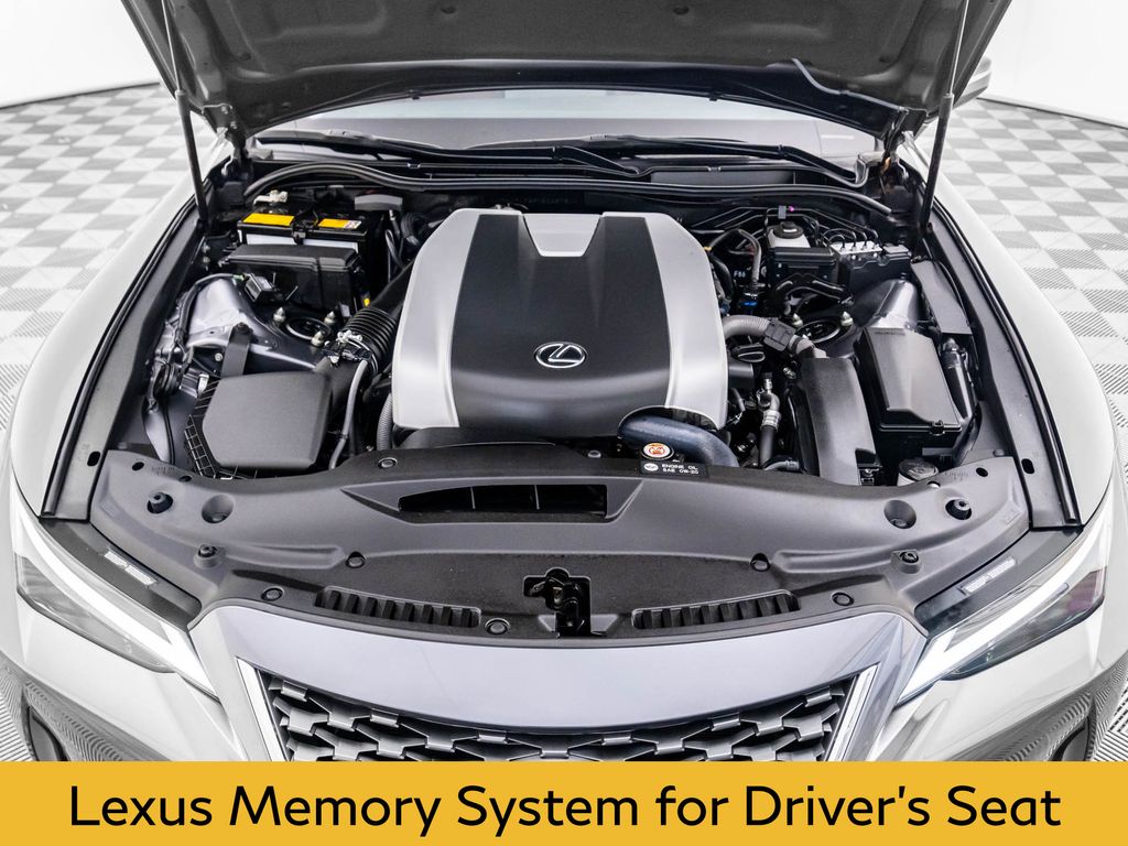 2022 Lexus IS 300 AWD photo 28