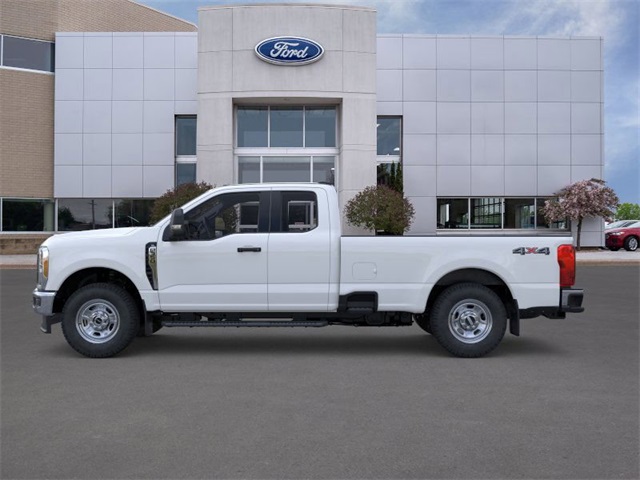 2025 Ford F-350 photo 3