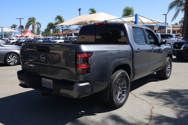 2026 Nissan Frontier Crew Cab SV photo 4