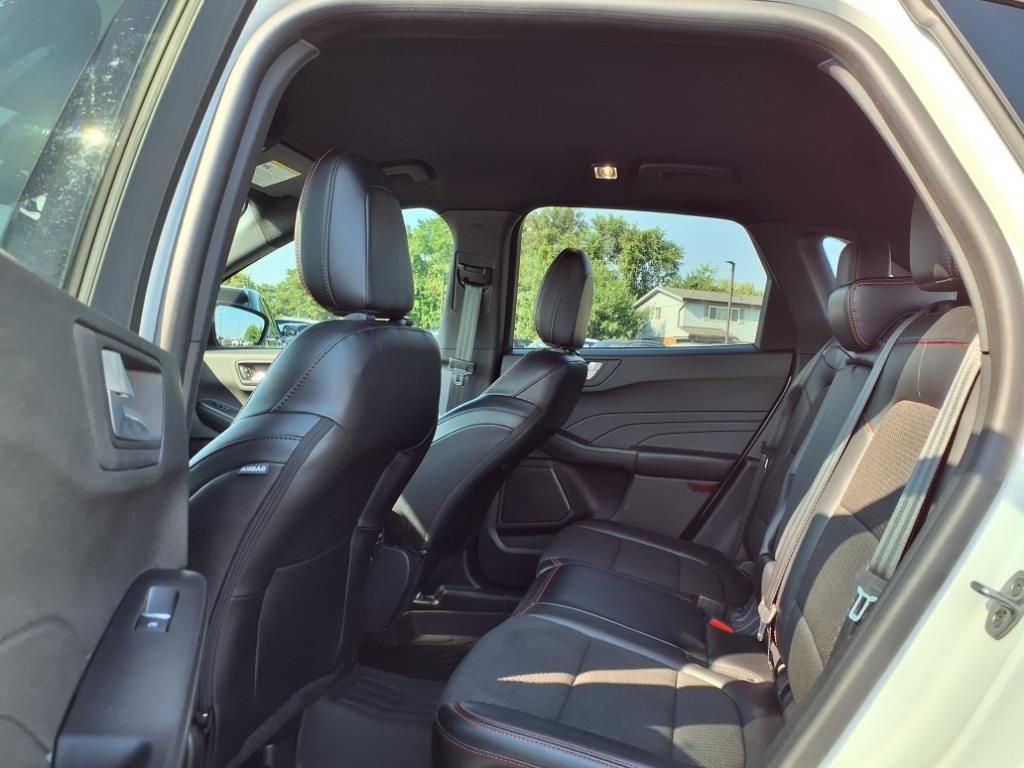 2023 Ford Escape ST-Line photo 4