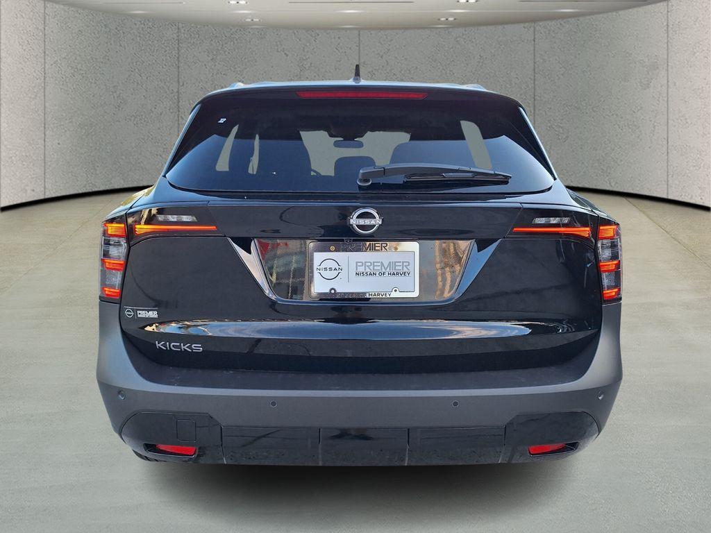 2026 Nissan Kicks SV photo 4