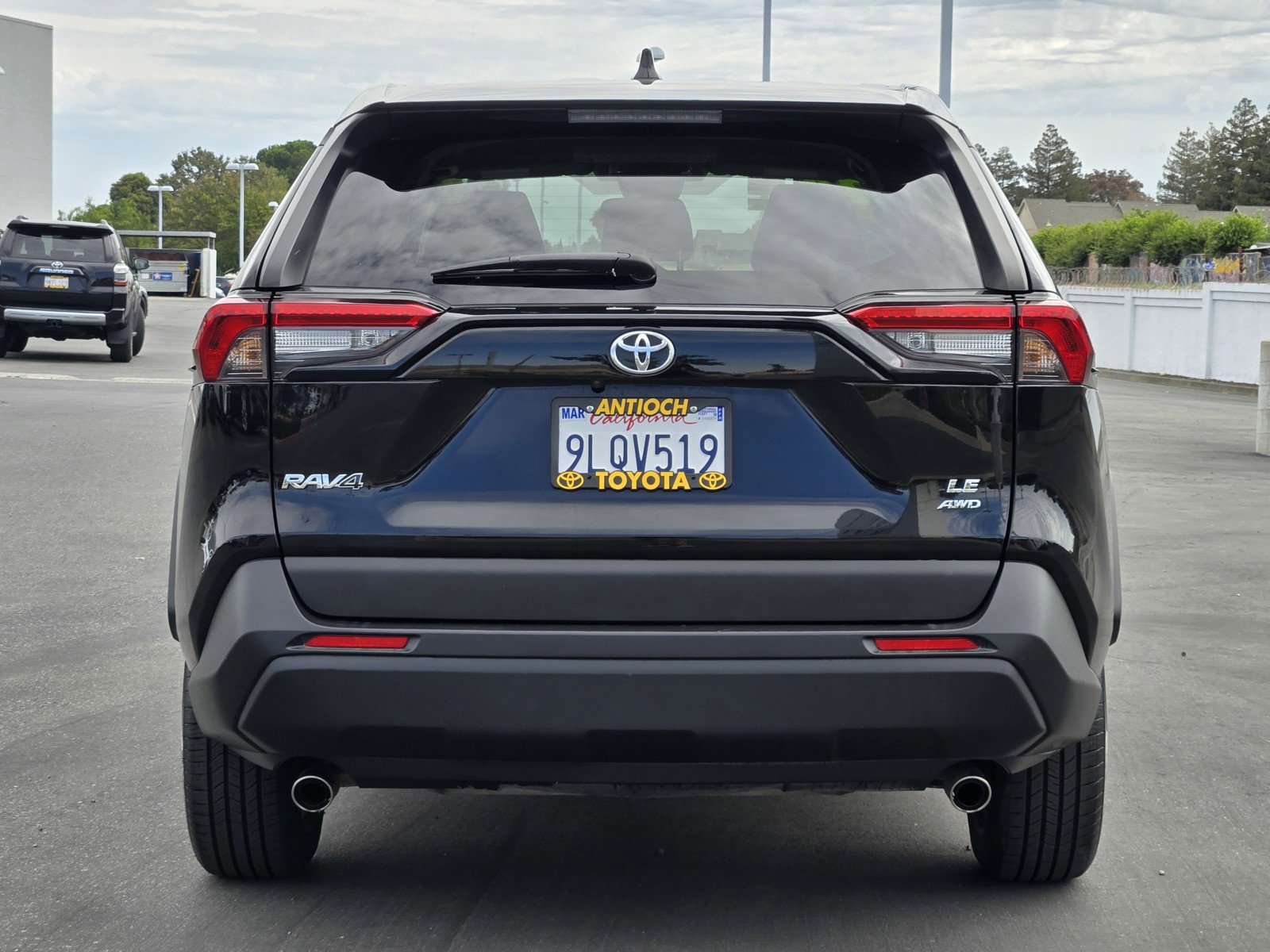2024 Toyota RAV4 LE photo 3
