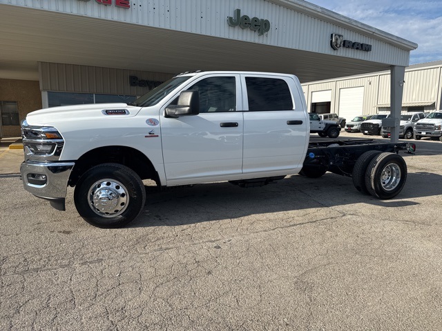 2026 Ram 3500 Tradesman photo 3